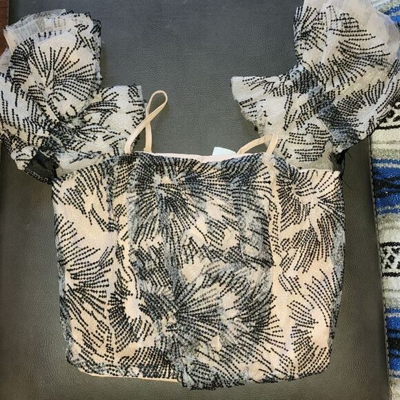 Strapped off shoulder top  - Picture 4 of 4